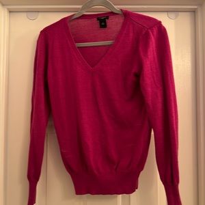 Ann Taylor M Dark Pink V-neck Sweater